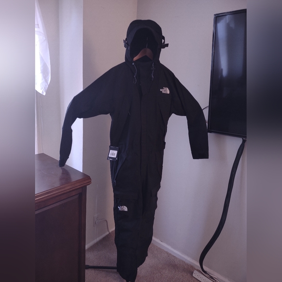 North face mountain jumpsuit - Picture 4 of 4